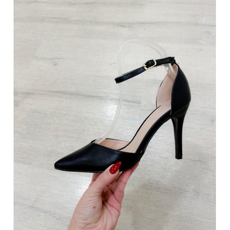Stiletto atado